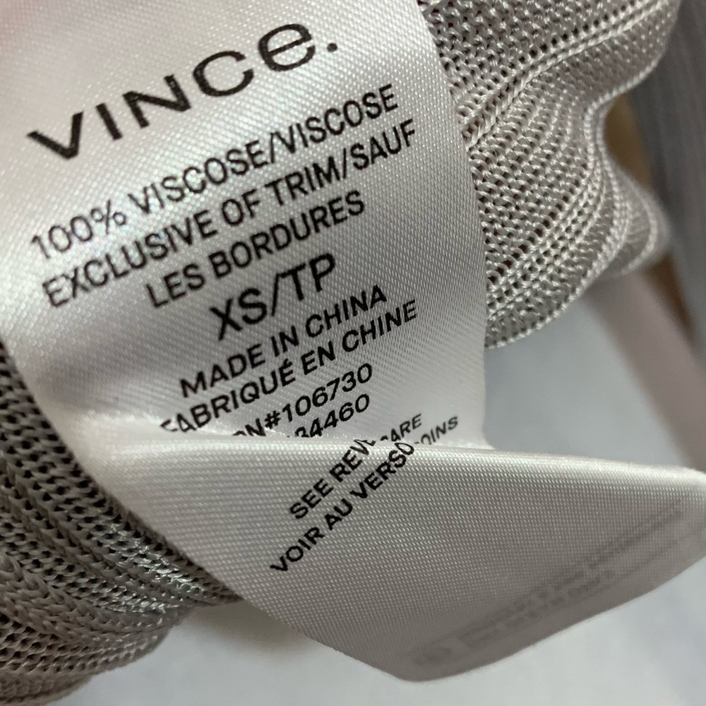 VINCE Ribbed Crew Silver Top - Picture 12 of 14